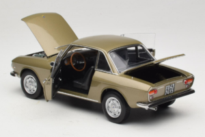 Lancia Fulvia Coupe Bronze Longchamps Norev 1:18 187985 Kovina – slika 5 od 8