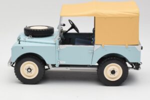 Land Rover 88 Series I RAF Blue Minichamps 1:18 150168908 Kovina – slika 4 od 8