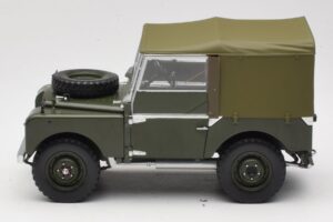 Land Rover 88 Series I Matt Green Minichamps 1:18 150168909 Kovina – slika 4 od 8