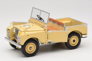 Land Rover 88 Series I RAF Beige Minichamps 1:18 150168911 Kovina – slika 2 od 8