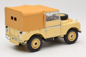 Land Rover 88 Series I RAF Beige Minichamps 1:18 150168911 Kovina – slika 3 od 8