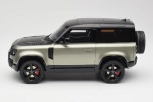 Land Rover Defender 90 HSE P400 L663 Pangea Green Metallic GT Spirit 1:18 GT517 Smola – slika 3 od 6