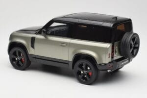 Land Rover Defender 90 HSE P400 L663 Pangea Green Metallic GT Spirit 1:18 GT517 Smola – slika 5 od 6
