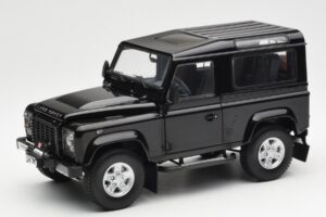 Land Rover Defender 90 Santorini Črna Metalik Kyosho 1:18 08901BK Kovina