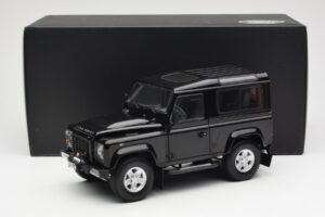 Land Rover Defender 90 Santorini Črna Metalik Kyosho 1:18 08901BK Kovina – slika 8 od 8