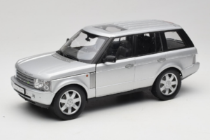 Land Rover Range Rover L322 Srebrna Welly 1:18 12536W Kovina