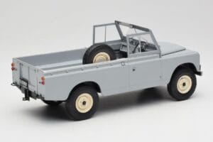 Land Rover Series II 109 Pickup Siv MCG 1:18 MCG18092 Kovina – slika 2 od 6