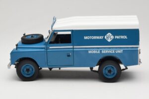 Land Rover Series III 109 Soft Top Motorway Patrol Modra Eagles Race 1:18 4403 Kovina – slika 4 od 8