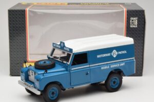 Land Rover Series III 109 Soft Top Motorway Patrol Modra Eagles Race 1:18 4403 Kovina – slika 8 od 8