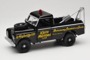 Land Rover Series III Reševalno Vozilo Črna Universal Hobbies 1:18 4411 Kovina