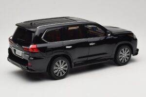 Lexus LX570 J200 Črn LCD 1:18 LCD18010-BL Kovina – slika 3 od 8