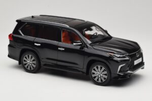 Lexus LX570 J200 Črn LCD 1:18 LCD18010-BL Kovina – slika 6 od 8