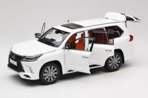 Lexus LX570 J200 Bel LCD 1:18 LCD18010-WH Kovina – slika 2 od 8