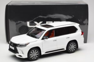 Lexus LX570 J200 Bel LCD 1:18 LCD18010-WH Kovina – slika 8 od 8