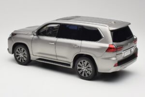 Lexus LX570 Sonic Titan Kyosho 1:18 08955T Kovina – slika 7 od 8
