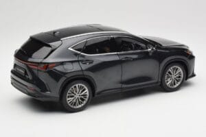 Lexus NX450h+ AZ20 Črn Kyosho 1:18 08968GBK Smola – slika 3 od 8