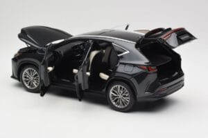 Lexus NX450h+ AZ20 Črn Kyosho 1:18 08968GBK Smola – slika 5 od 8