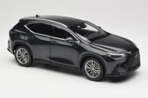 Lexus NX450h+ AZ20 Črn Kyosho 1:18 08968GBK Smola – slika 6 od 8