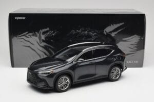 Lexus NX450h+ AZ20 Črn Kyosho 1:18 08968GBK Smola – slika 8 od 8