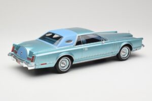 Lincoln Continental Mark V Blue Metallic MCG 1:18 MCG18369 Kovina – slika 2 od 6