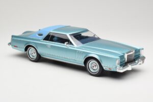 Lincoln Continental Mark V Blue Metallic MCG 1:18 MCG18369 Kovina – slika 4 od 6