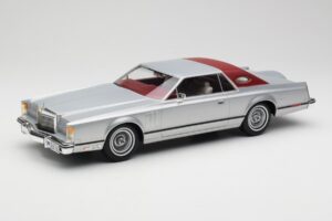 Lincoln Continental Mark V Coupe Srebrn BoS Models 1:18 BOS084 Smola