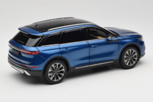 Lincoln Corsair Moder OEM 1:18 LINCOLN001 Kovina – slika 3 od 8