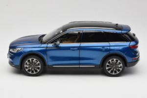 Lincoln Corsair Moder OEM 1:18 LINCOLN001 Kovina – slika 4 od 8