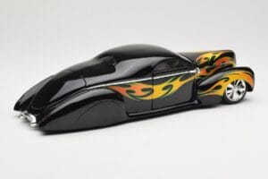 Lincoln Zephyr Scrape Custom Črn s Plameni Hot Wheels 1:18 57319 Kovina – slika 3 od 8