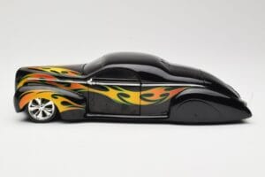 Lincoln Zephyr Scrape Custom Črn s Plameni Hot Wheels 1:18 57319 Kovina – slika 4 od 8