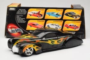 Lincoln Zephyr Scrape Custom Črn s Plameni Hot Wheels 1:18 57319 Kovina – slika 8 od 8