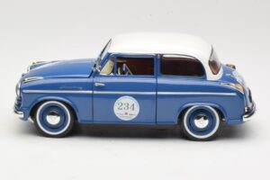 Lloyd Alexander TS #234 Modra Revell 1:18 08463 Kovina – slika 4 od 8