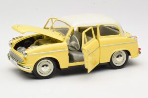 Lloyd Alexander TS Rumena Revell 1:18 08958 Kovina – slika 2 od 8