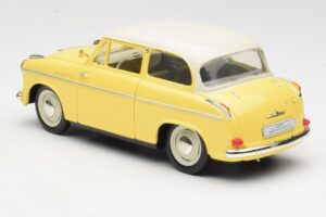 Lloyd Alexander TS Rumena Revell 1:18 08958 Kovina – slika 7 od 8