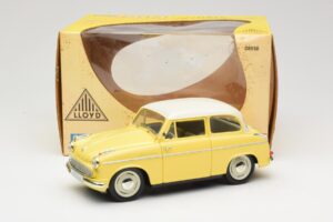Lloyd Alexander TS Rumena Revell 1:18 08958 Kovina – slika 8 od 8