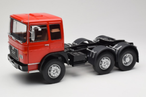 MAN 16304 F7 Rdeča Road Kings 1:18 RK180053 Kovina