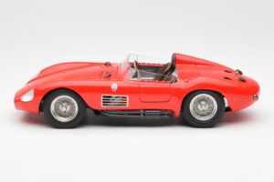Maserati 300S Rdeč CMC 1:18 M-105 Kovina – slika 3 od 6