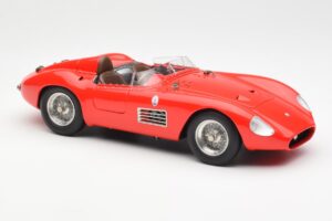 Maserati 300S Rdeč CMC 1:18 M-105 Kovina – slika 4 od 6