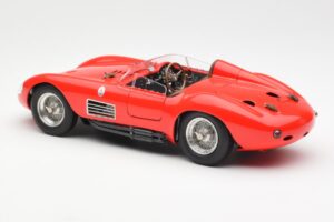Maserati 300S Rdeč CMC 1:18 M-105 Kovina – slika 5 od 6