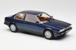 Maserati Biturbo Coupe Temno Modra Metalik Minichamps 1:18 107123500 Kovina – slika 4 od 6