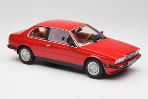 Maserati BiTurbo Coupe Rosso Corsa Minichamps 1:18 107123501 Smola – slika 4 od 6
