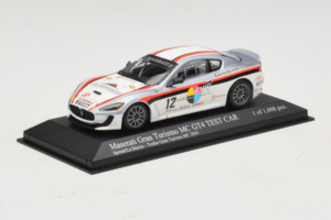 Maserati GranTurismo MC GT4 #12 Sperati / La Mazza Maserati MC 2010 Minichamps 1:43 400101212 Kovina – slika 2 od 5