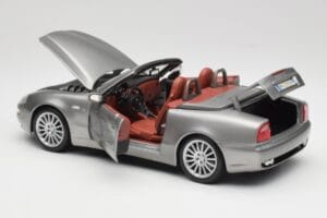 Maserati 4200 GT Spyder Siv Bburago 1:18 18-12019 Kovina – slika 5 od 8