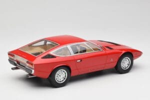 Maserati Khamsin Rdeč Minichamps 1:18 107123821 Smola – slika 2 od 6