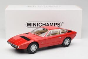 Maserati Khamsin Rdeč Minichamps 1:18 107123821 Smola – slika 6 od 6