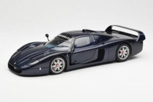Maserati MC12 Road Car Modra Metallic AUTOart 1:18 75802 Kovina