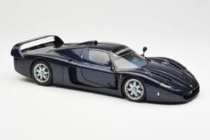 Maserati MC12 Road Car Modra Metallic AUTOart 1:18 75802 Kovina – slika 6 od 8