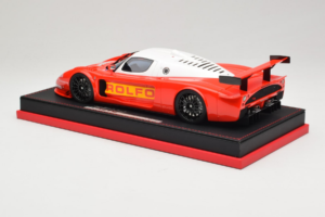 Maserati MC12 Rolfo Rdeče-Bela Gl Model 1:18 REMC031 Smola – slika 5 od 7