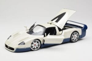 Maserati MC12 Bel Modra Hot Wheels 1:18 G7158 Kovina – slika 2 od 8