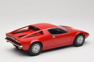 Maserati Merak Rdeč Minichamps 1:18 107123761 Smola – slika 2 od 6